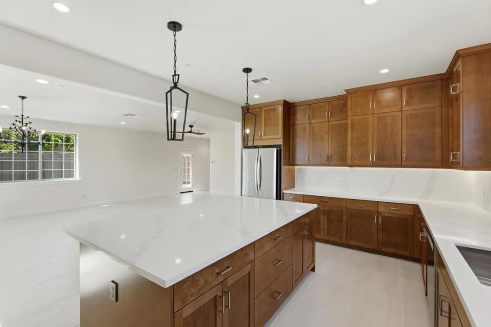 1001 Amore Street Hollister, CA 95023