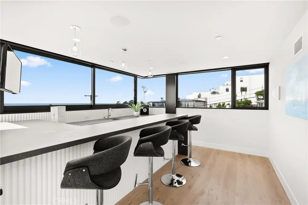 724 24th Place Hermosa Beach, CA 90254