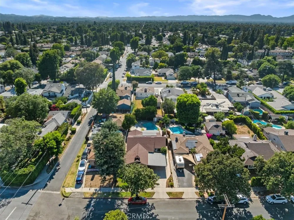 7007 Whitaker Lake Balboa, CA 91406