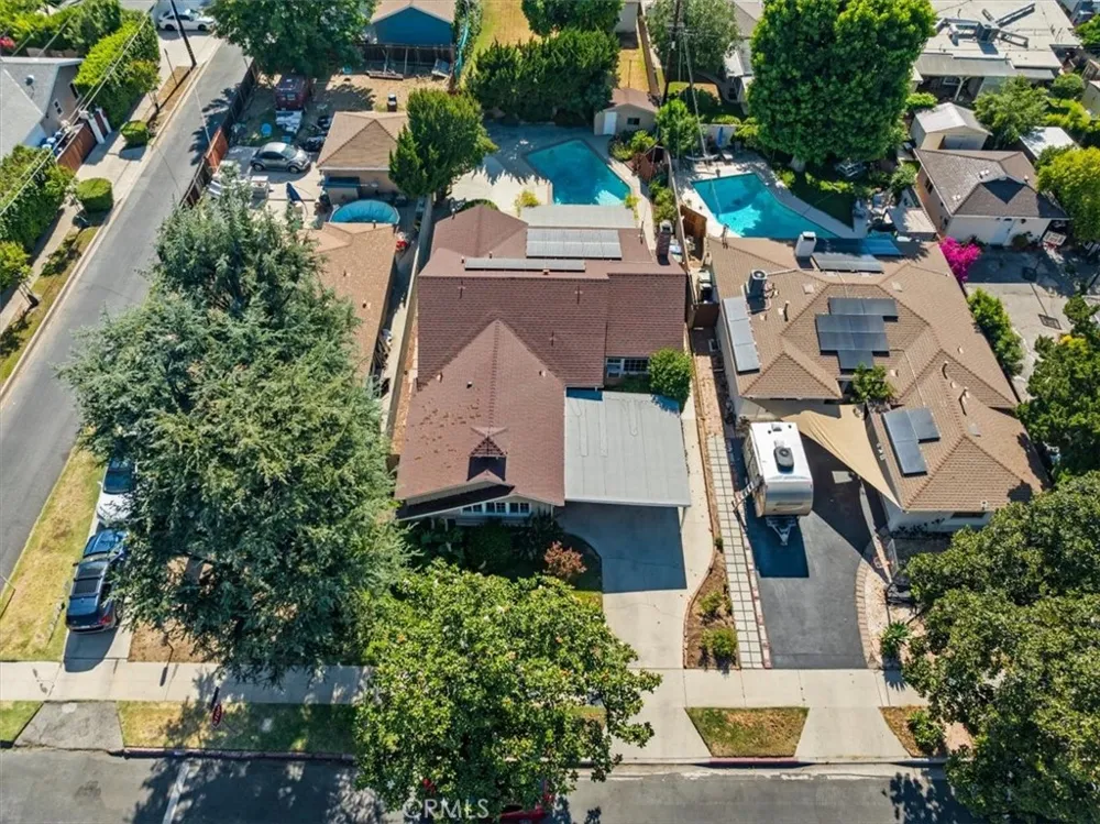 7007 Whitaker Lake Balboa, CA 91406