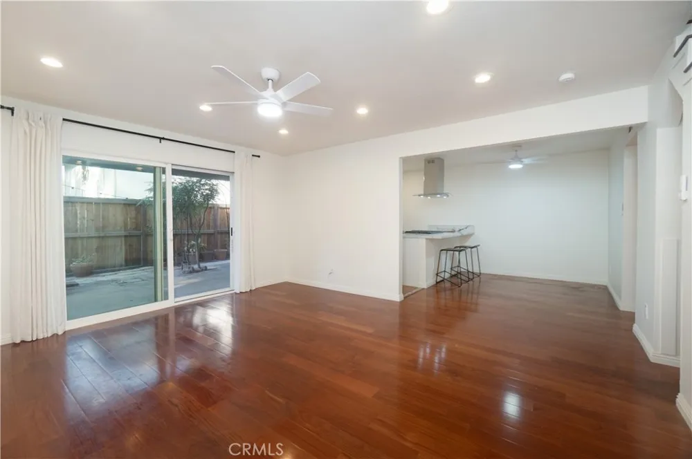 587 S College Claremont, CA 91711