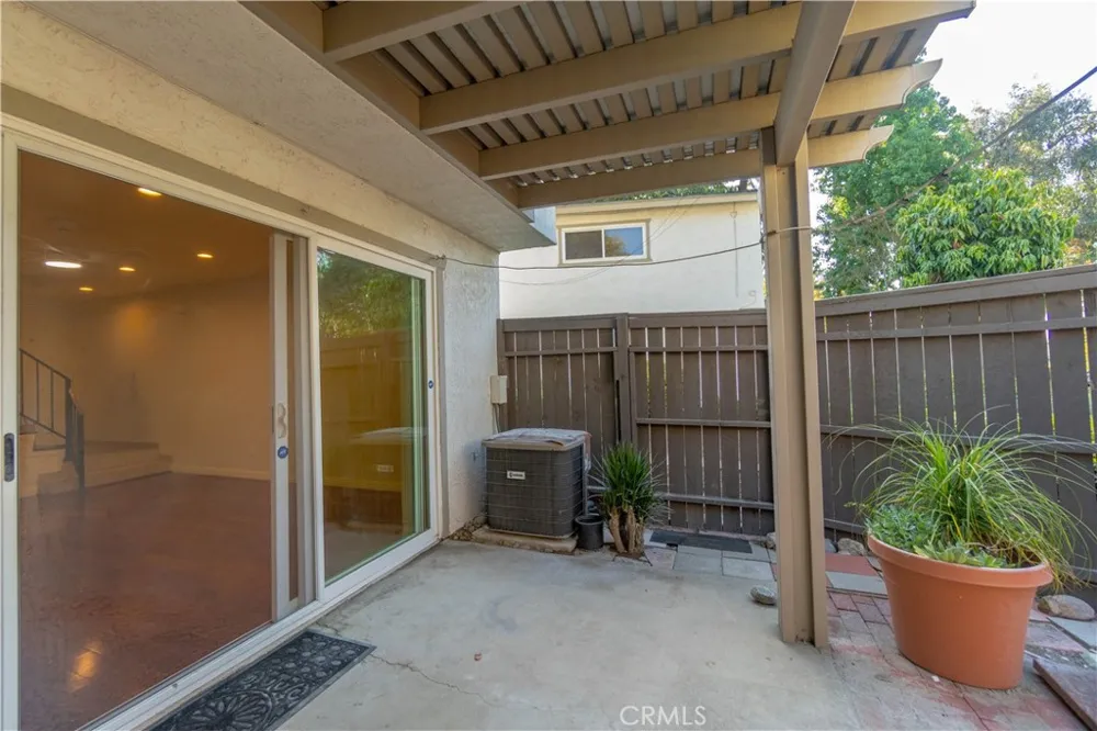 587 S College Claremont, CA 91711