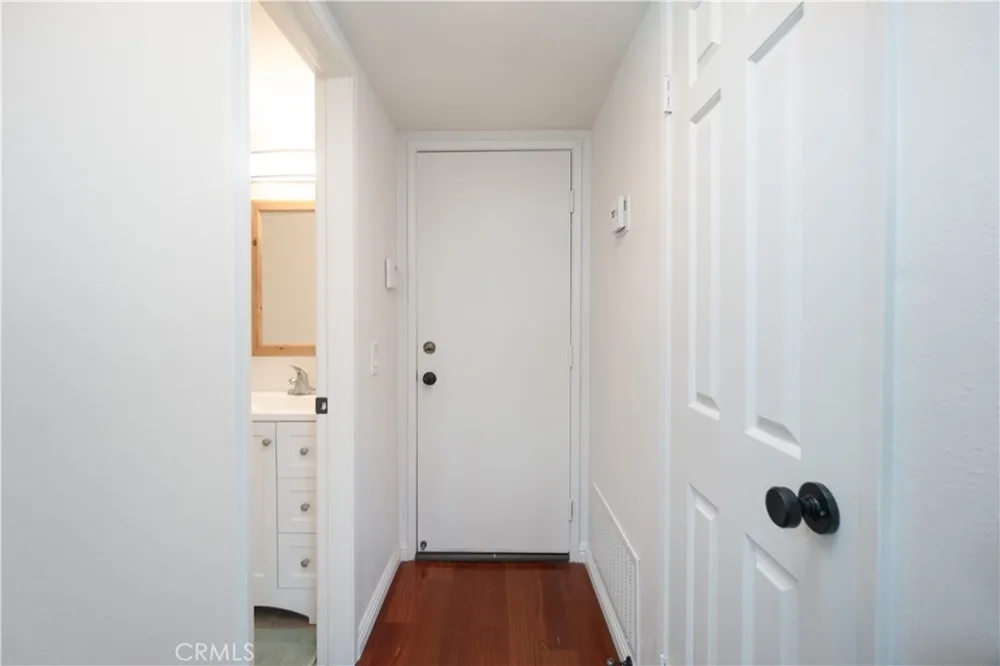 587 S College Claremont, CA 91711
