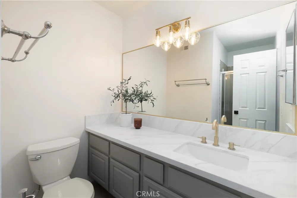 587 S College Claremont, CA 91711