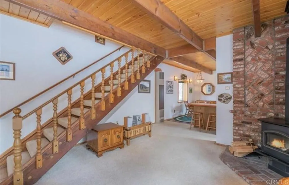 611 Spruce Lane Sugarloaf, CA 92386