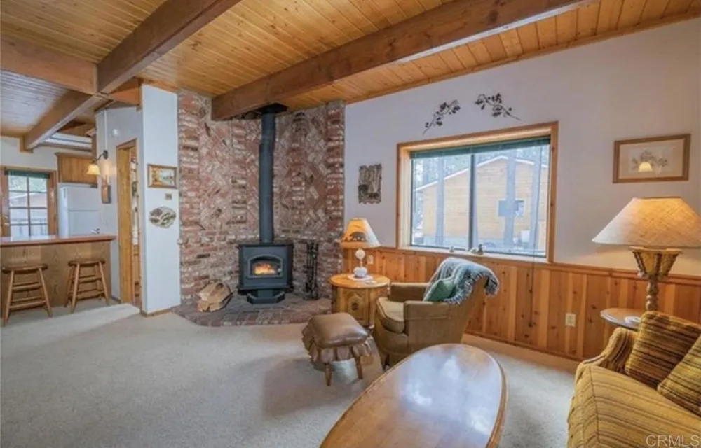 611 Spruce Lane Sugarloaf, CA 92386