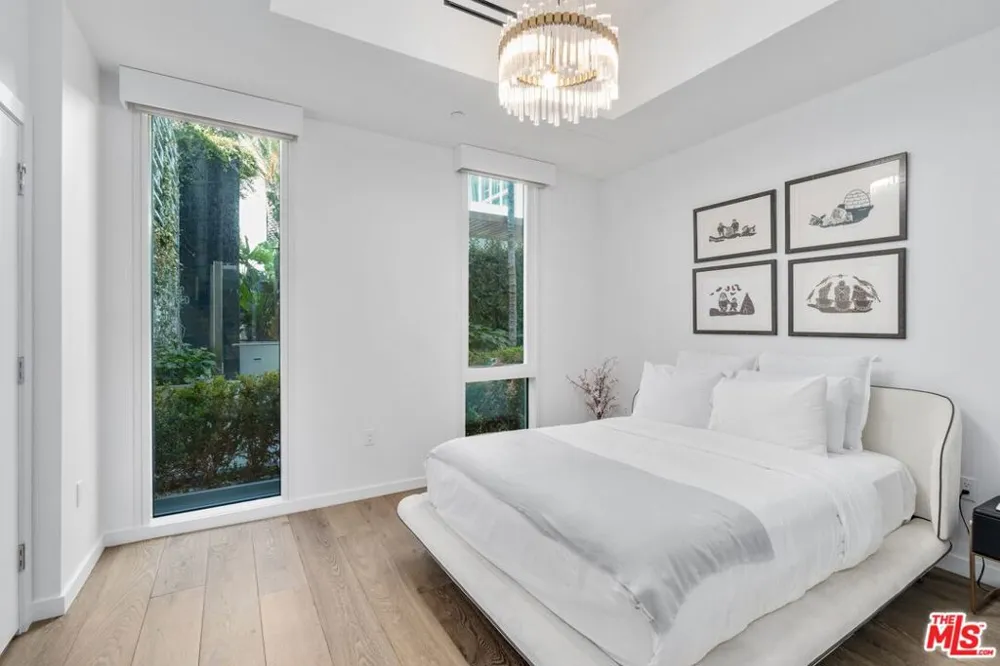 9000 W 3rd Street #106 Los Angeles, CA 90048