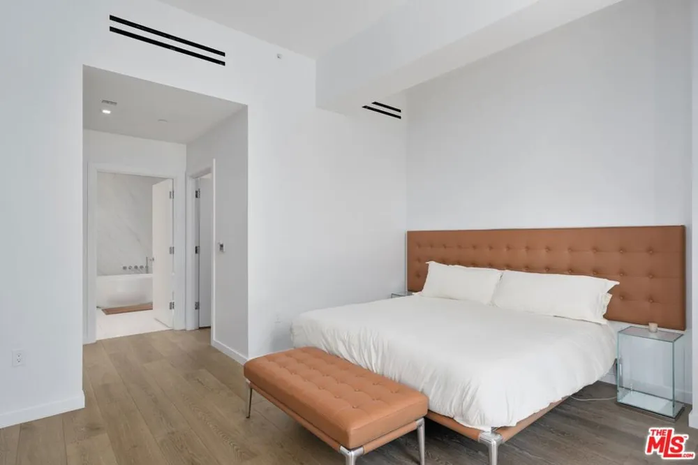 9000 W 3rd Street #106 Los Angeles, CA 90048