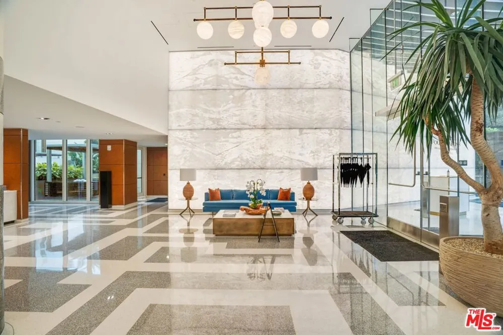 9000 W 3rd Street #106 Los Angeles, CA 90048