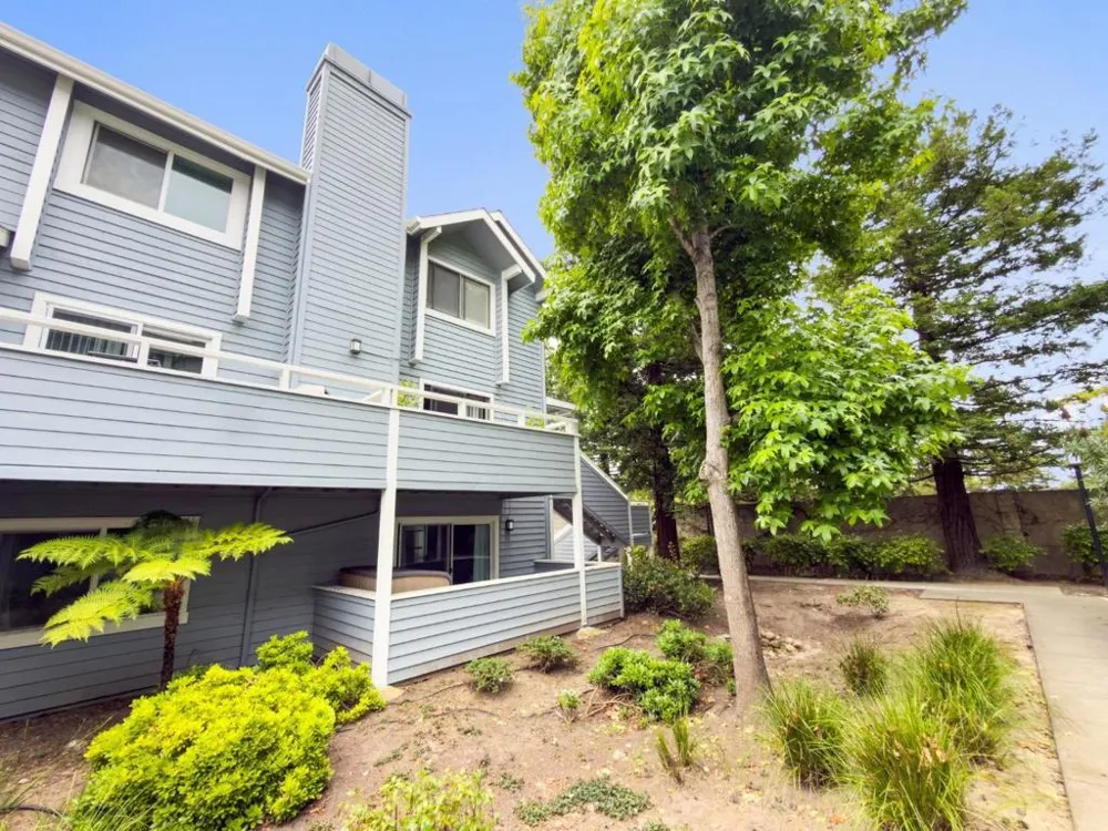 41 Grandview Street #1402 Santa Cruz, CA 95060