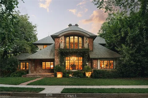 1095 Woodland Avenue