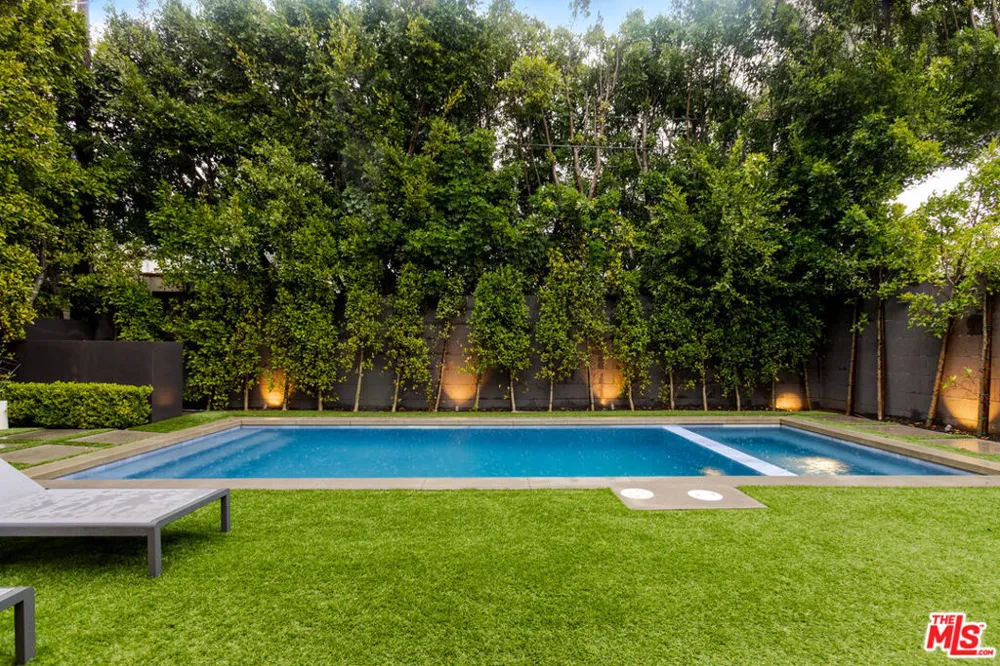 356 La Jolla Avenue Los Angeles, CA 90048