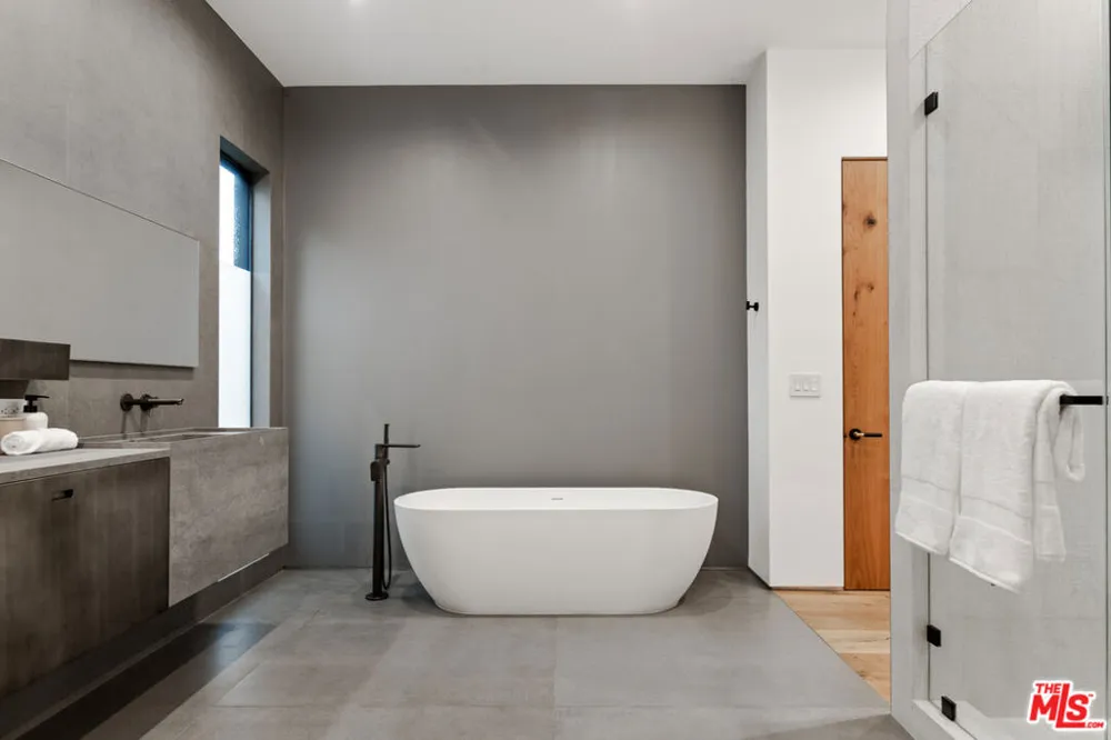 356 La Jolla Avenue Los Angeles, CA 90048
