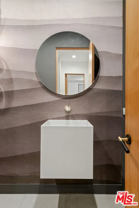 356 La Jolla Avenue Los Angeles, CA 90048