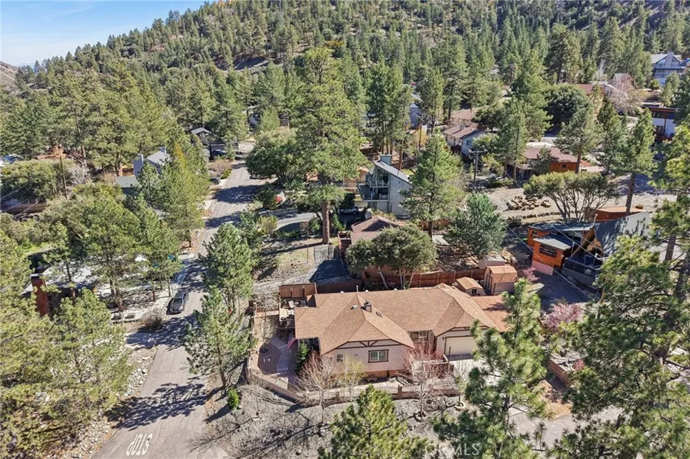 5319 Desert View Wrightwood, CA 92397