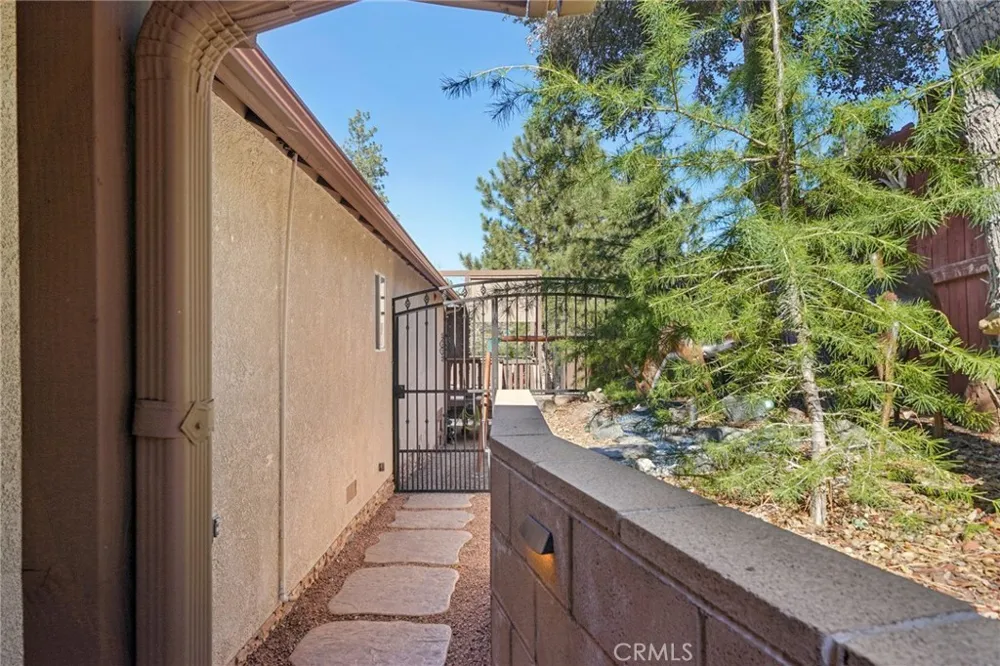 5319 Desert View Wrightwood, CA 92397