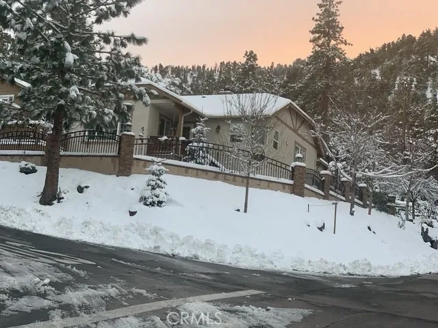 5319 Desert View Wrightwood, CA 92397