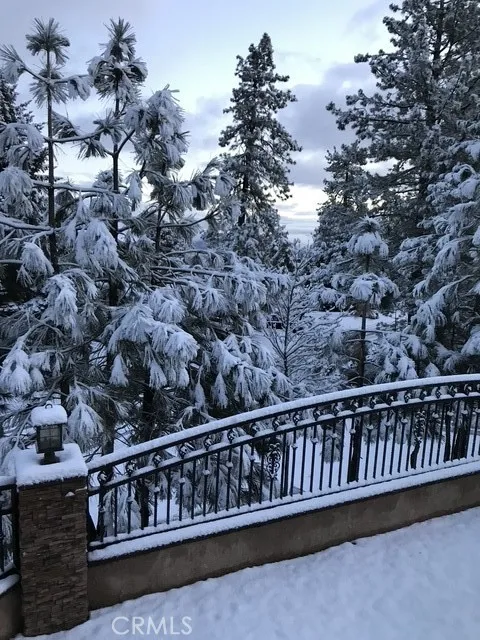 5319 Desert View Wrightwood, CA 92397