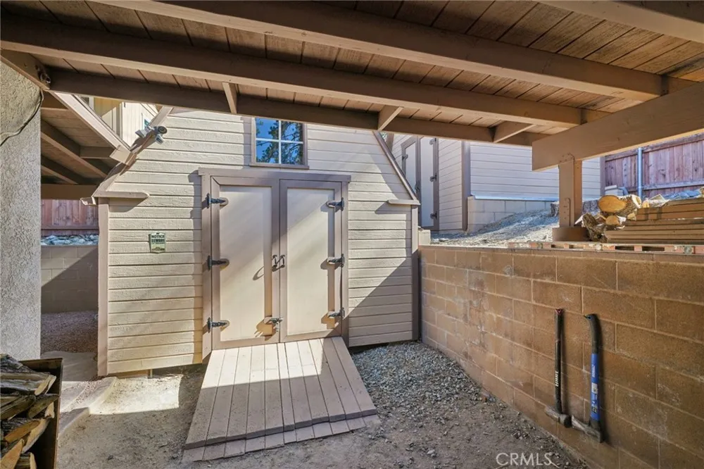 5319 Desert View Wrightwood, CA 92397