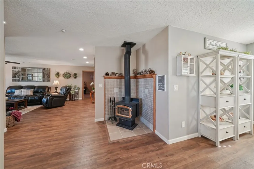 5319 Desert View Wrightwood, CA 92397