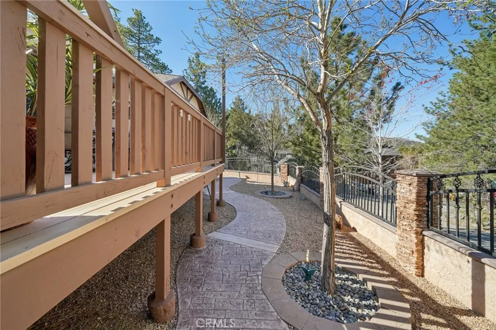 5319 Desert View Wrightwood, CA 92397