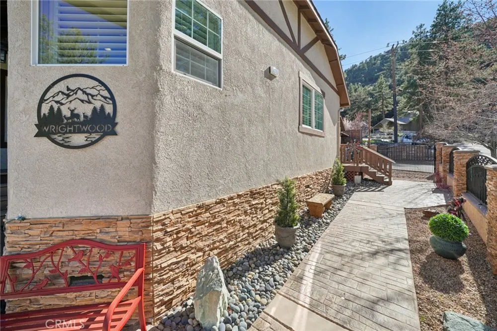 5319 Desert View Wrightwood, CA 92397