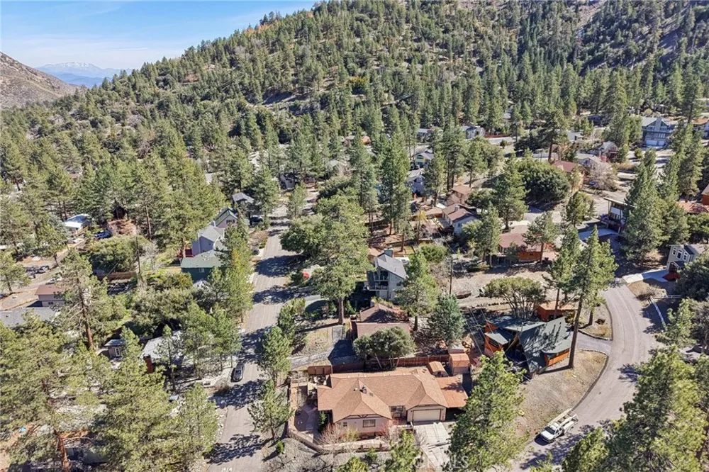5319 Desert View Wrightwood, CA 92397