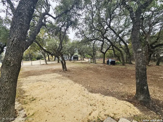 12064 Park Road 37 Lakehills, TX 78063