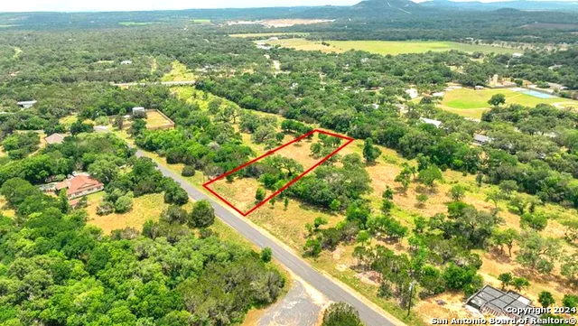 7064 CIRCLE OAK DR Bulverde, TX 78163