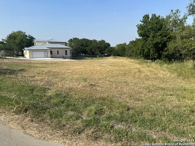 00 River Bluff Castroville, TX 78009