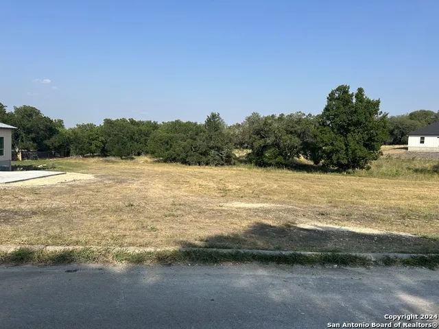 00 River Bluff Castroville, TX 78009