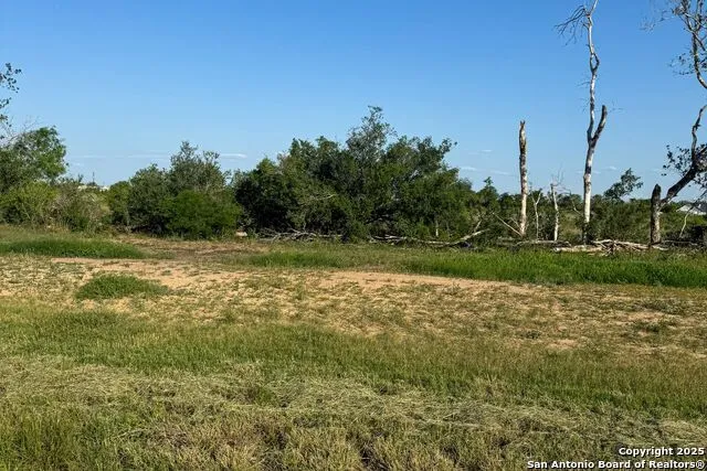 00 CR 7714, Lot 3 Devine, TX 78106