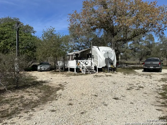 235 E King Phillips Poteet, TX 78065