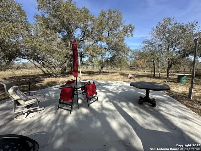 235 E King Phillips Poteet, TX 78065