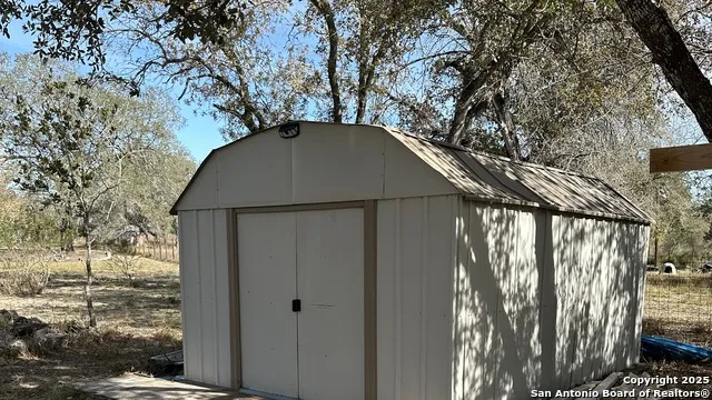 235 E King Phillips Poteet, TX 78065