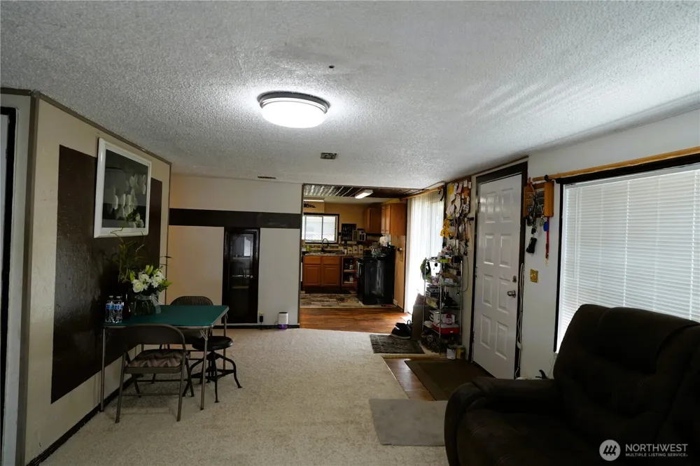 10433 1st Avenue SW Burien, WA 98146