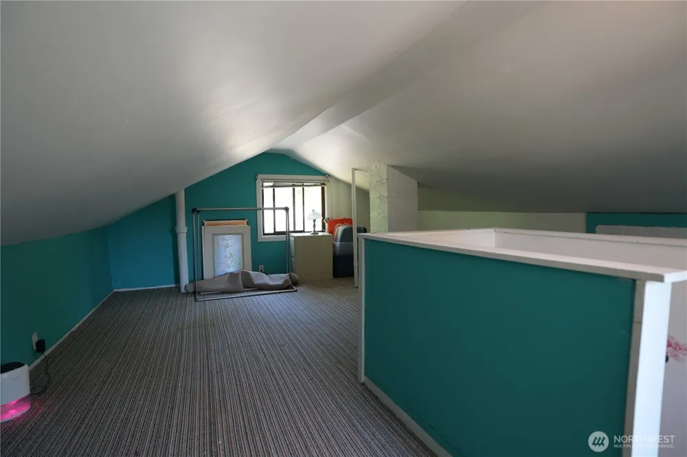 10433 1st Avenue SW Burien, WA 98146