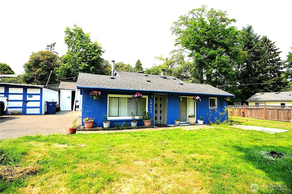 10433 1st Avenue SW Burien, WA 98146