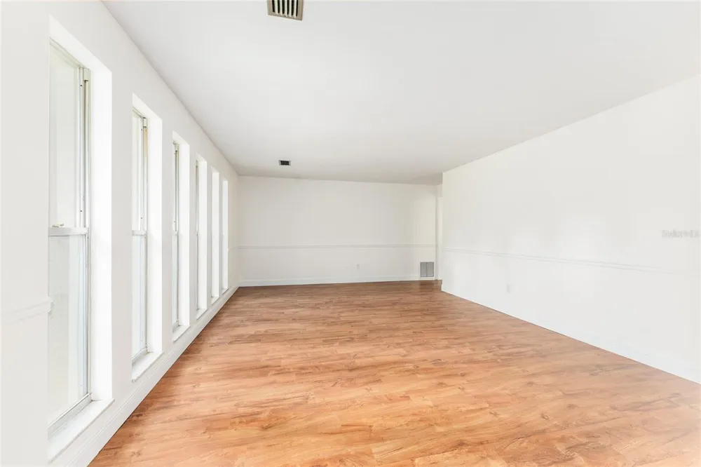 930 NW 37TH TERRACE Gainesville, FL 32605