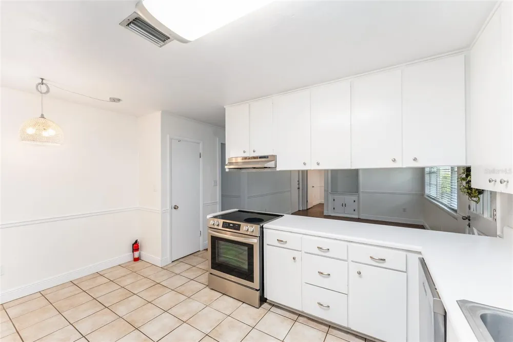 930 NW 37TH TERRACE Gainesville, FL 32605