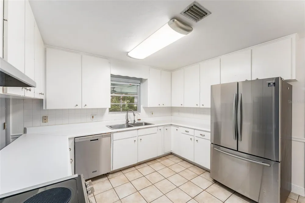 930 NW 37TH TERRACE Gainesville, FL 32605