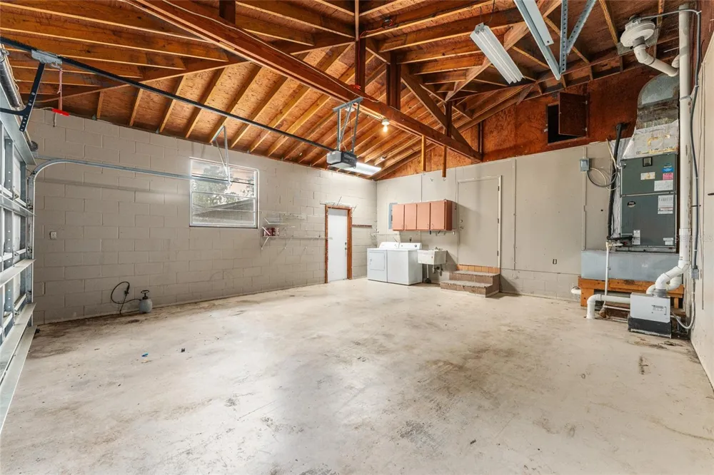 930 NW 37TH TERRACE Gainesville, FL 32605