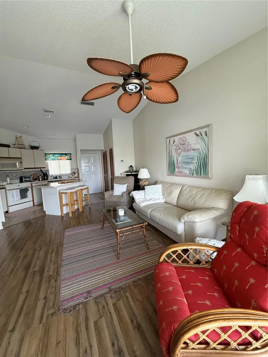 5435 CASABLANCA CIRCLE #M22 Sebring, FL 33870