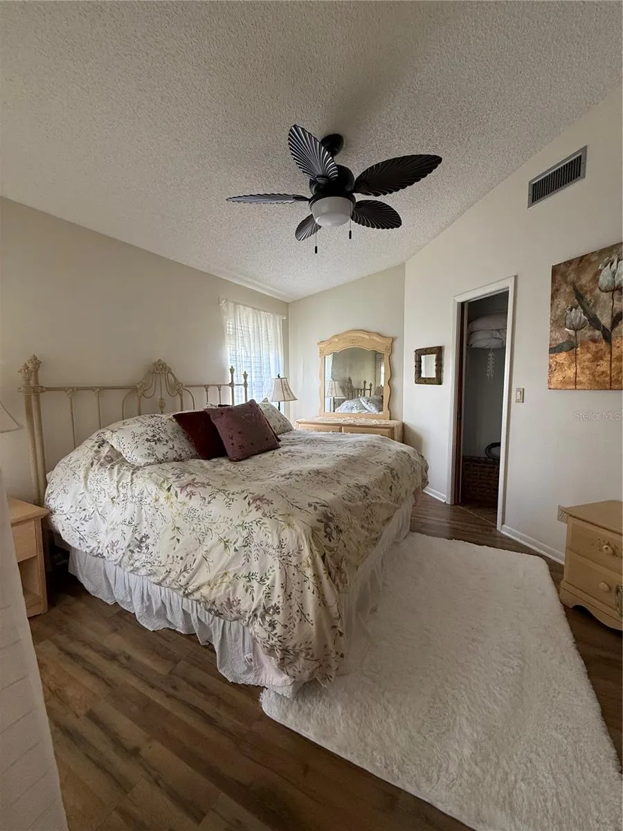 5435 CASABLANCA CIRCLE #M22 Sebring, FL 33870
