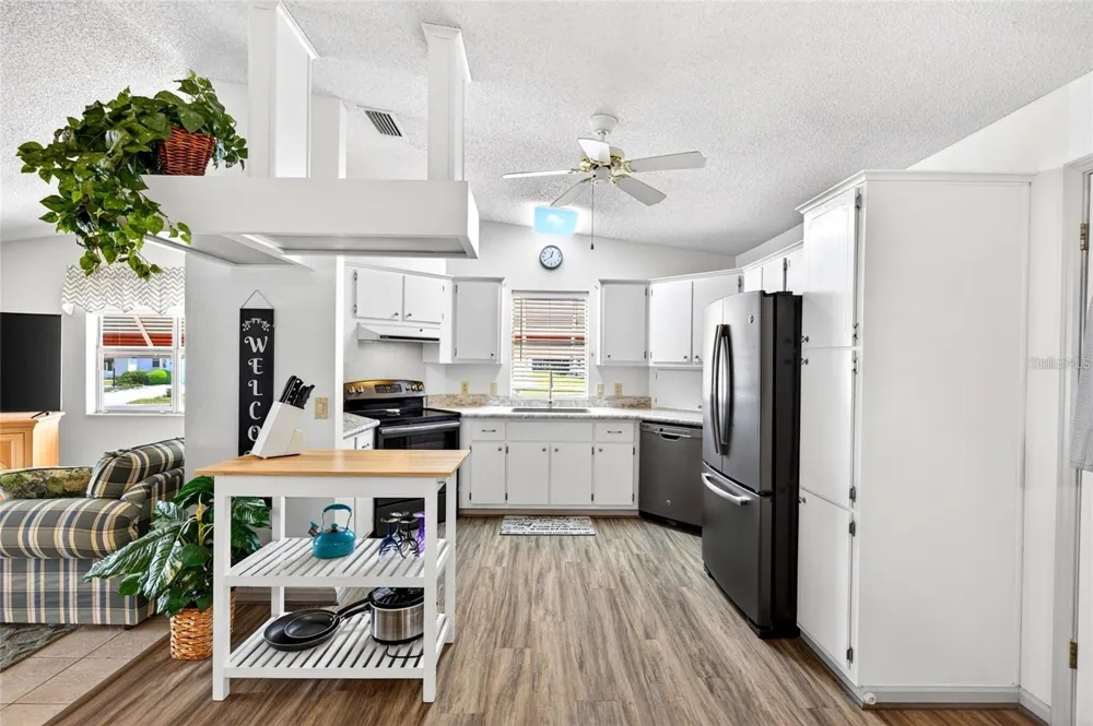 932 CHULA CT Lady Lake, FL 32159