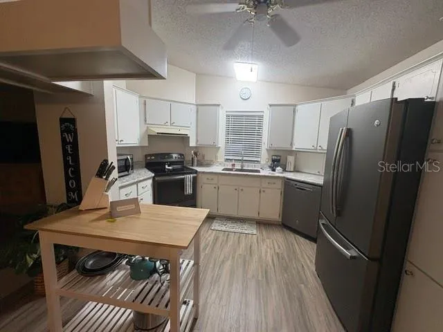 932 CHULA CT Lady Lake, FL 32159