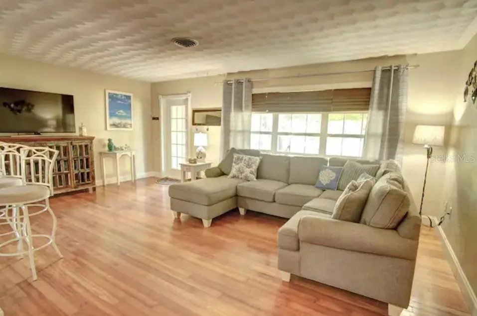 7609 SENRAB DRIVE Bradenton, FL 34209