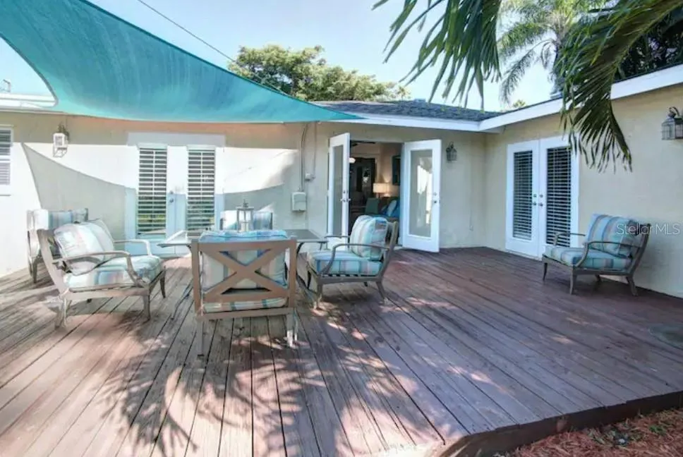 7609 SENRAB DRIVE Bradenton, FL 34209