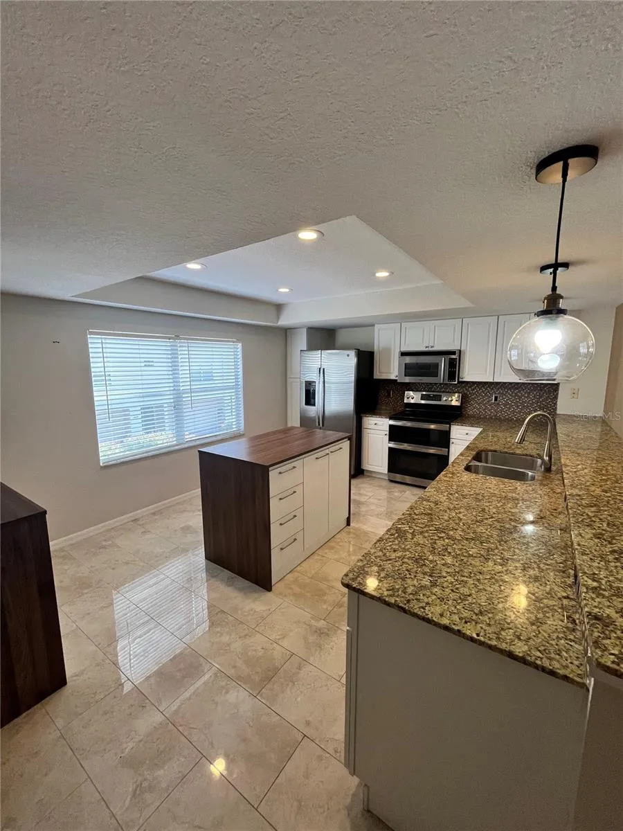 1117 S PINELLAS BAYWAY S #306 St Petersburg, FL 33715