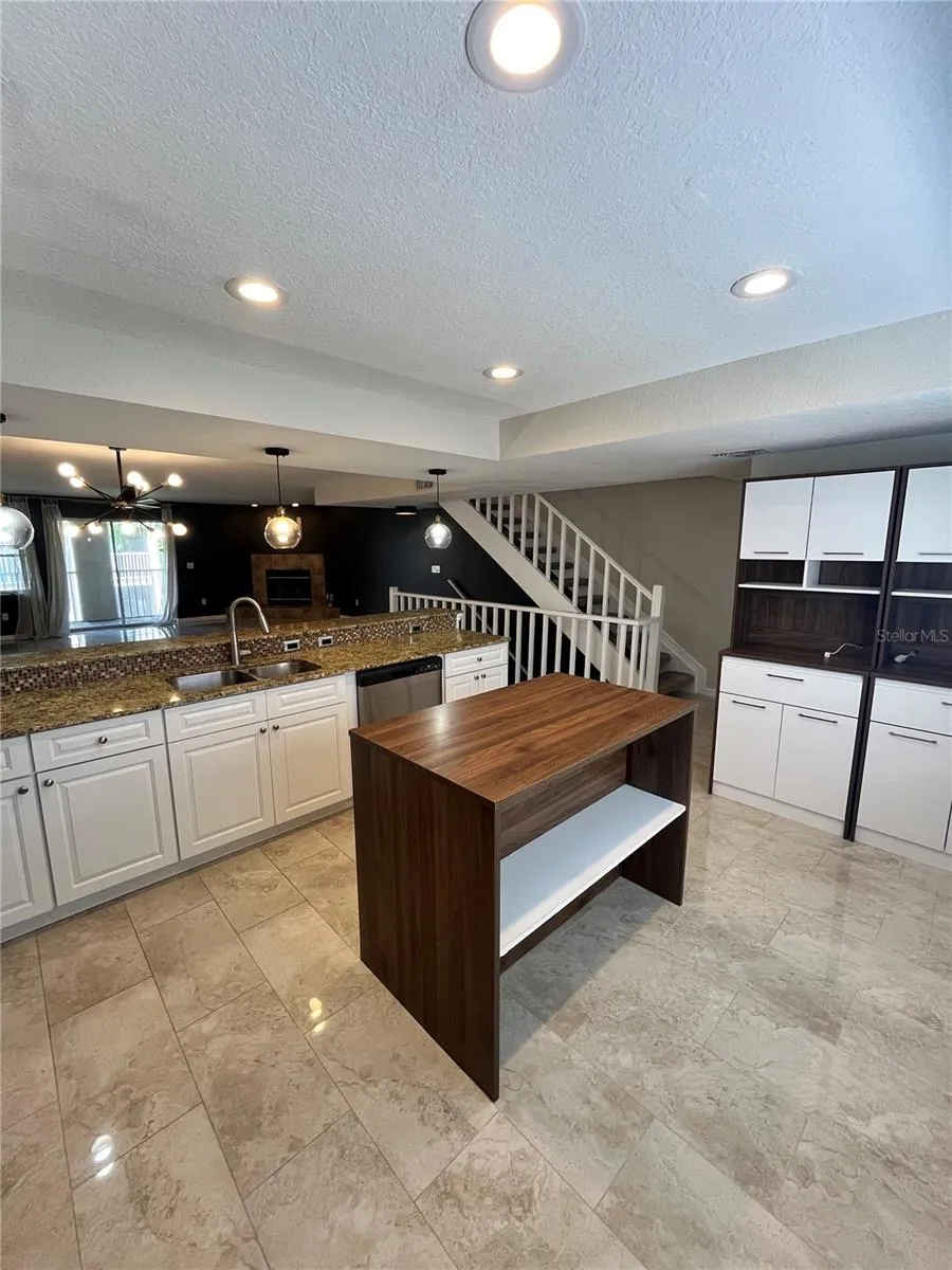 1117 S PINELLAS BAYWAY S #306 St Petersburg, FL 33715